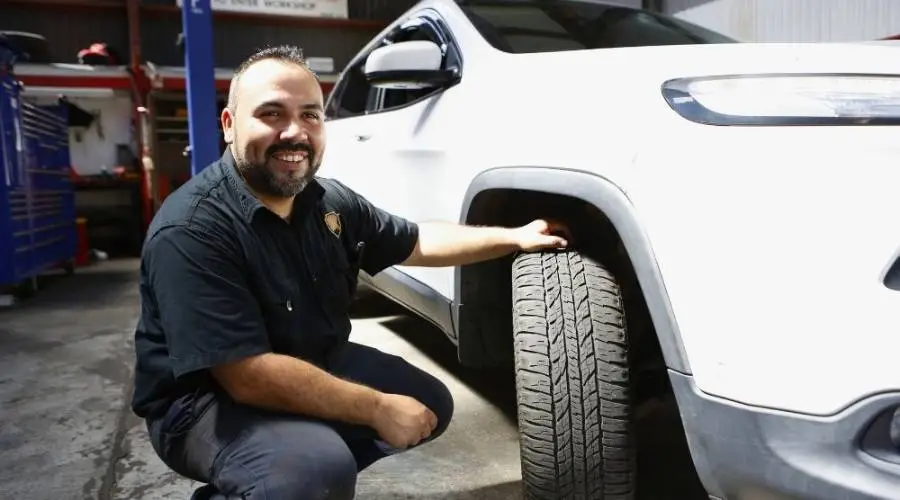 independent mechanic vs dealer servicing